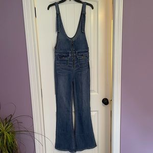American Eagle Flare overalls size 6 women’s. NWT